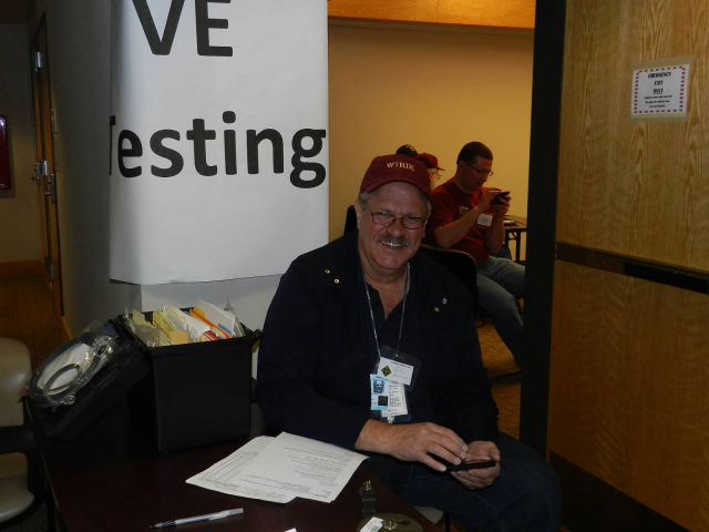 EmComm Hamfest - April 2013 — photograph 12