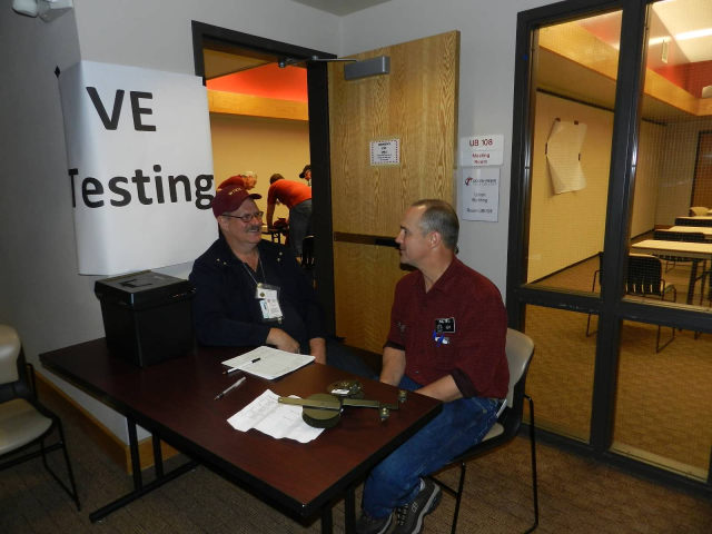 EmComm Hamfest - April 2013 — photograph 13