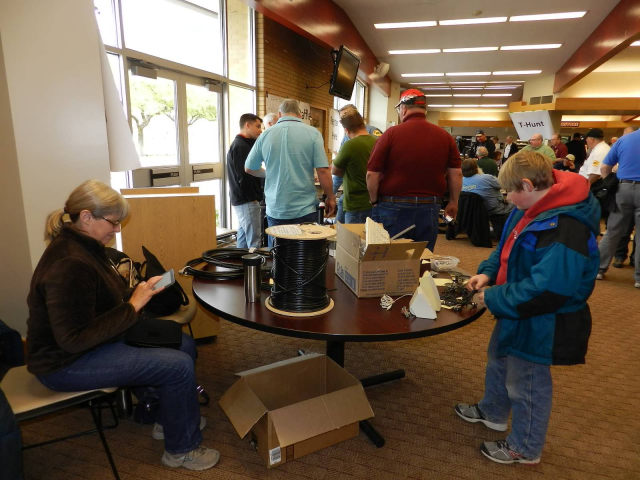 EmComm Hamfest - April 2013 — photograph 29