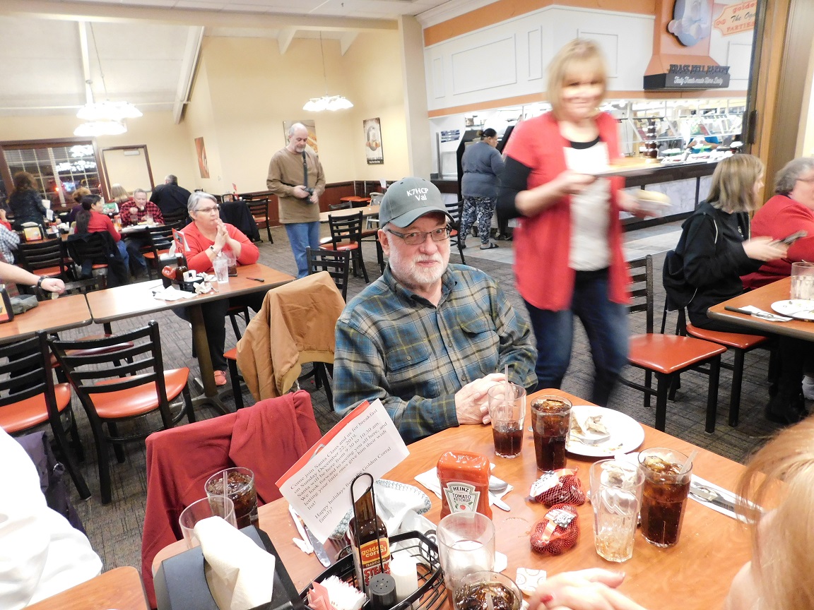 Family Dinner - December 2019 — photograph 38